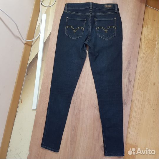 Джинсы Levi's