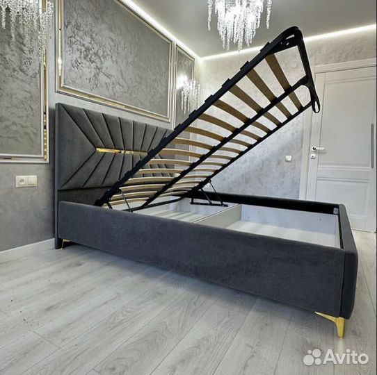 Двуспальная кровать 160x200