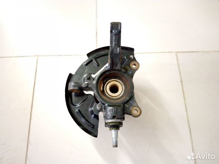 Кулак левый Renault Master III 2020 год