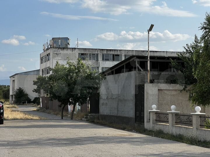 Здание, 2000 м²