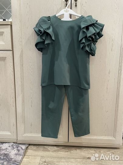 Брючный костюм для девочки
