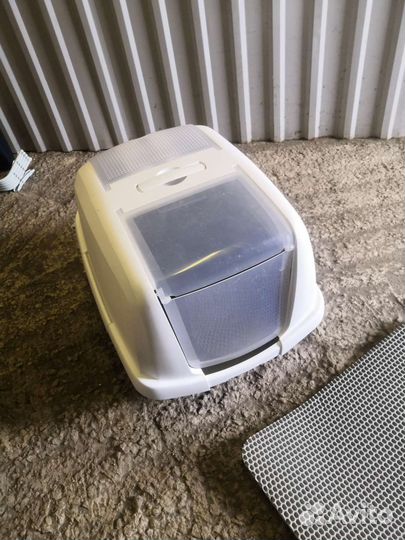 Закрытый туалет для кошки