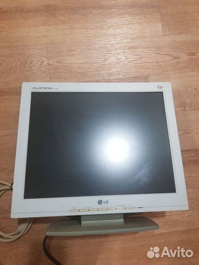 Монитор LG flatron l1515s