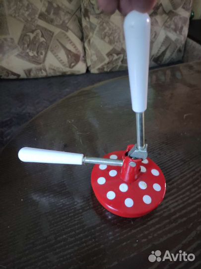 Закаточная машинка, ключ для консервирования