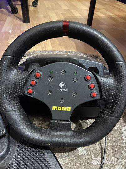 Игровой руль logitech momo