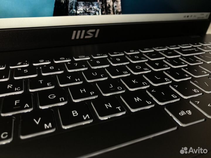 MSI Modern 15 / i3-1215U, 8Gb DDR4, 256Gb SSD