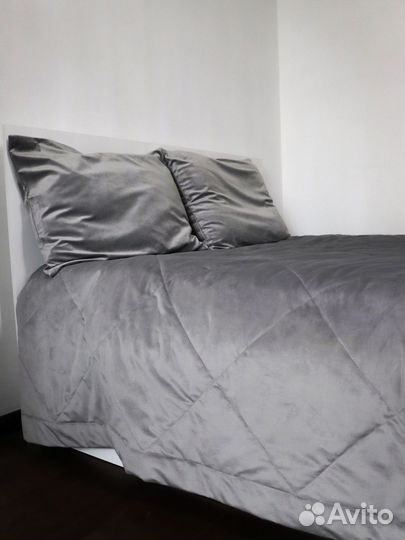 Бархатное покрывало в спальню