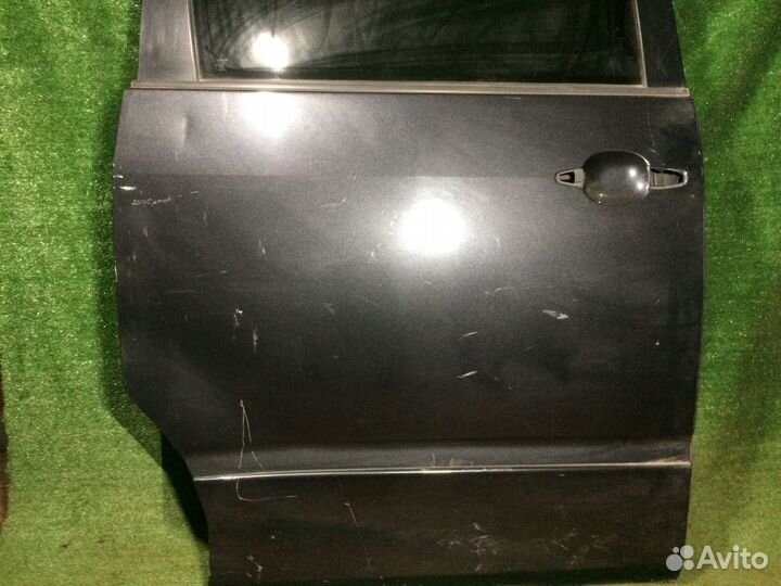 Дверь задняя правая Toyota Voxy AZR65 Серая вмятин