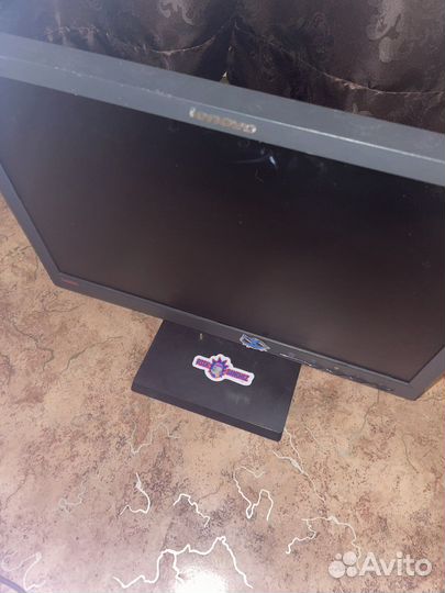 Монитор lenovo thinkvision
