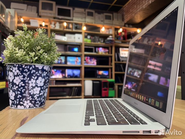 Apple MacBook Air 13 / SSD 256 / Catalina