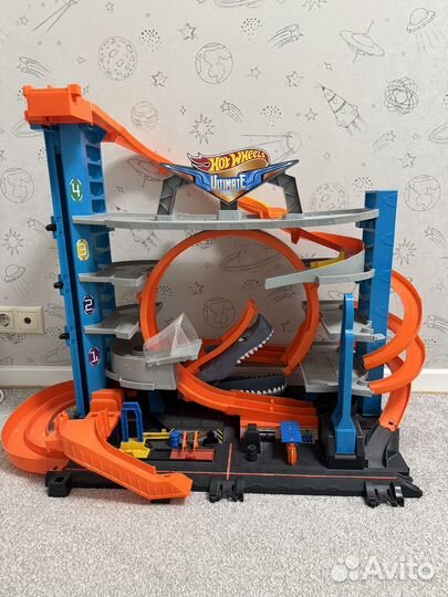 Трек hot wheels гараж с акулой