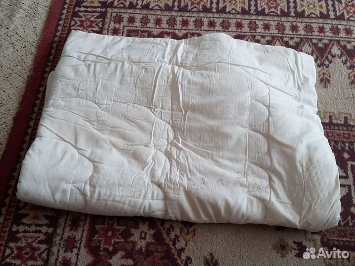 3. Одеяло белое размер 13495 см