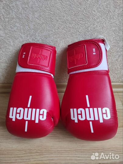 Боксерские перчатки Clinch 8 унций детские. Новые