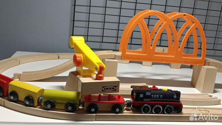 Деревянная железная дорога + поезд на батарейках