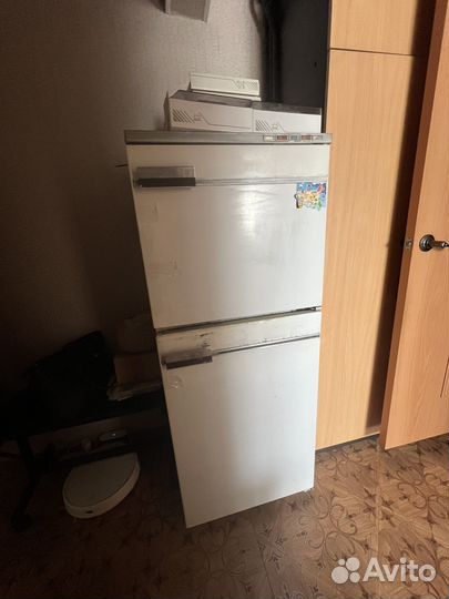 Холодильник на запчасти
