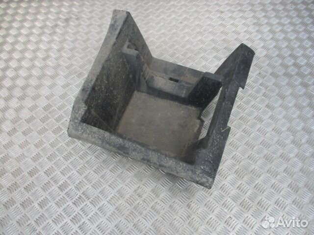 Корпус подножки правый renault 7482574837