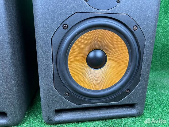 Студийные мониторы KRK V8 S1