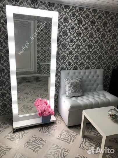 Зеркало с лампочками