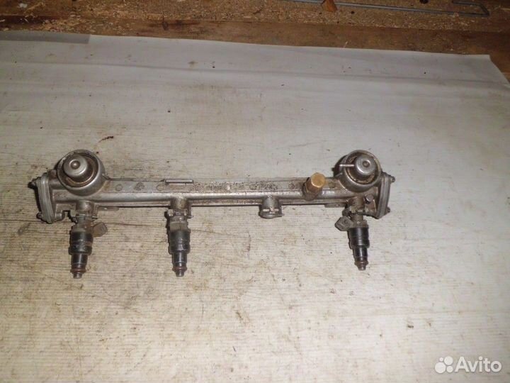 Рейка топливная (рампа) (Mercedes-Benz C-class)