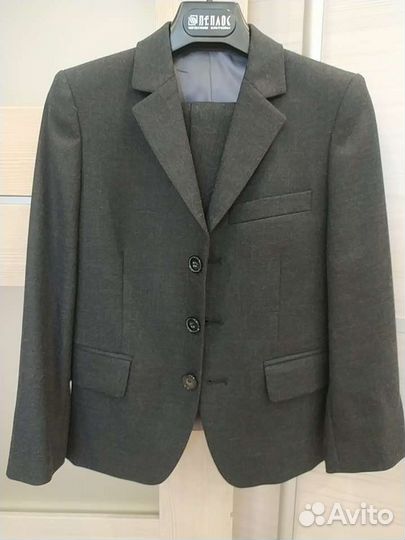 Школьный костюм для мальчика 122 серый