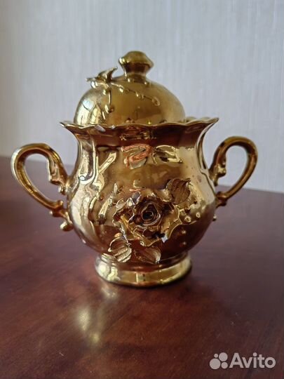 Сахарница с цветами золотая