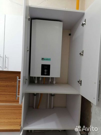 Кухня со встроенным бойлером на заказ