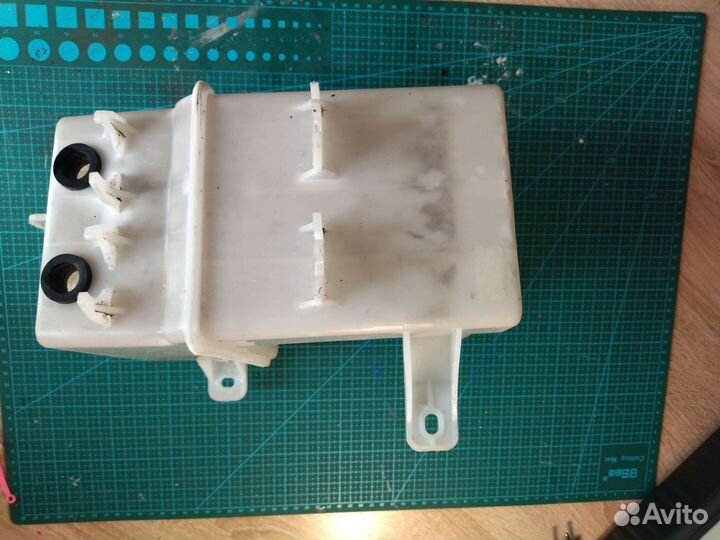 Бачок омывателя на Chevrolet captiva 2006-2010