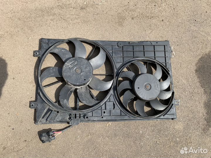 Диффузор радиатора с вентеляторами VAG