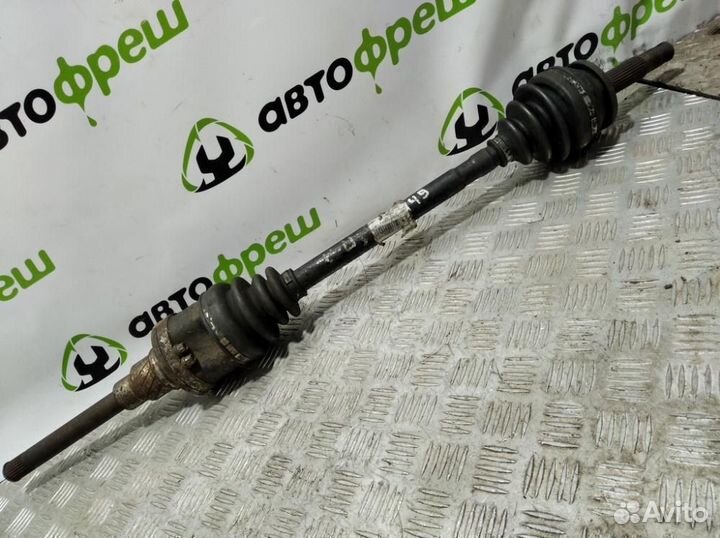 Полуось передняя правая Nissan Avenir 1995