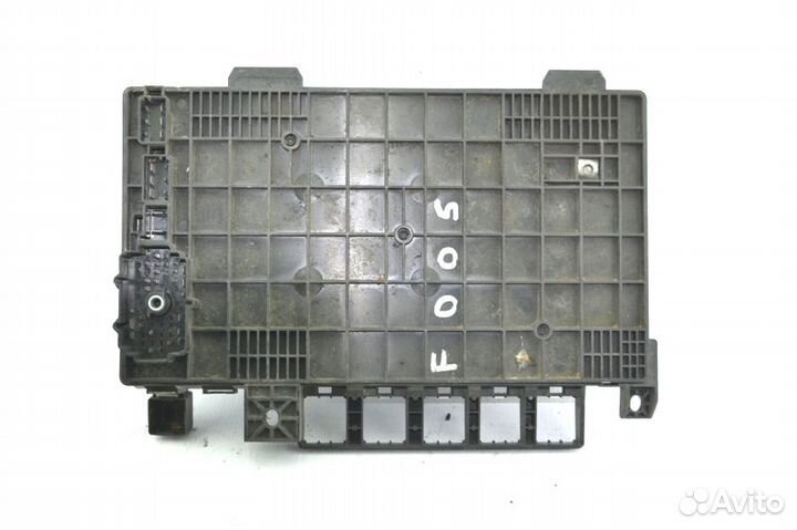 Блок предохранителей freightliner FLC 120