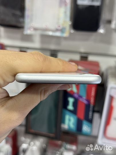 iPhone SE (2020), 64 ГБ