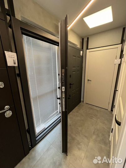 Входная дверь в квартиру / Эльбрус