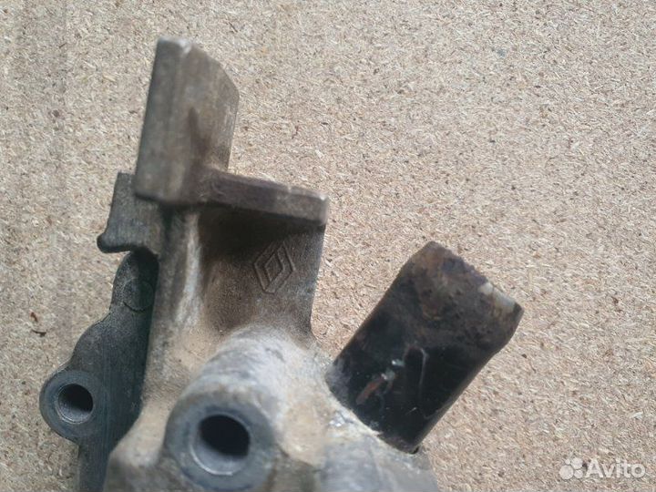 Корпус термостаты Рено Симбол 2004