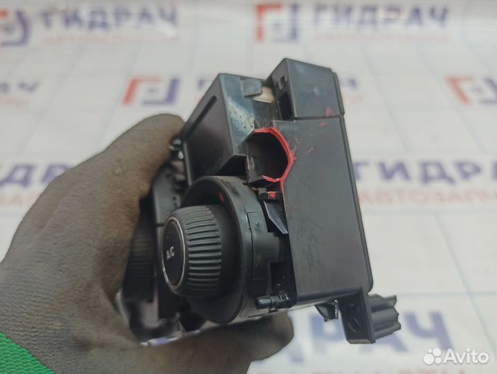 Блок управления отопителем Peugeot 408 96718462XT