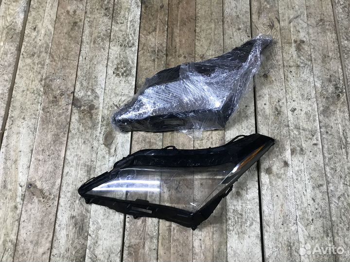 Стекло фары Lexus RX 4