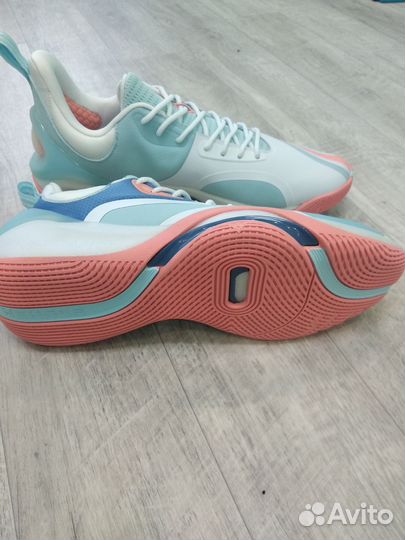 Кроссовки баскетбольные