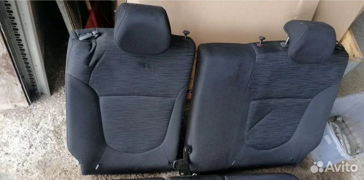 Задняя спинка дивана на Hyundai Solaris 2010-2017