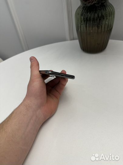 iPhone X, 64 ГБ