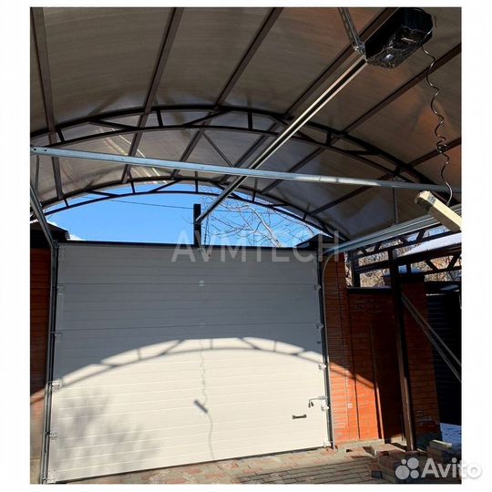 Секционные ворота