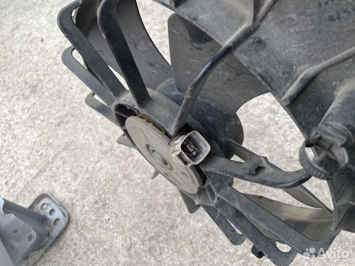 Усилитель переднего бампера Mazda Demio