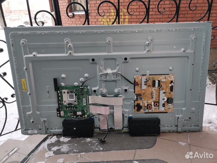 Телевизор Samsung UE55RU7140U (По запчастям)