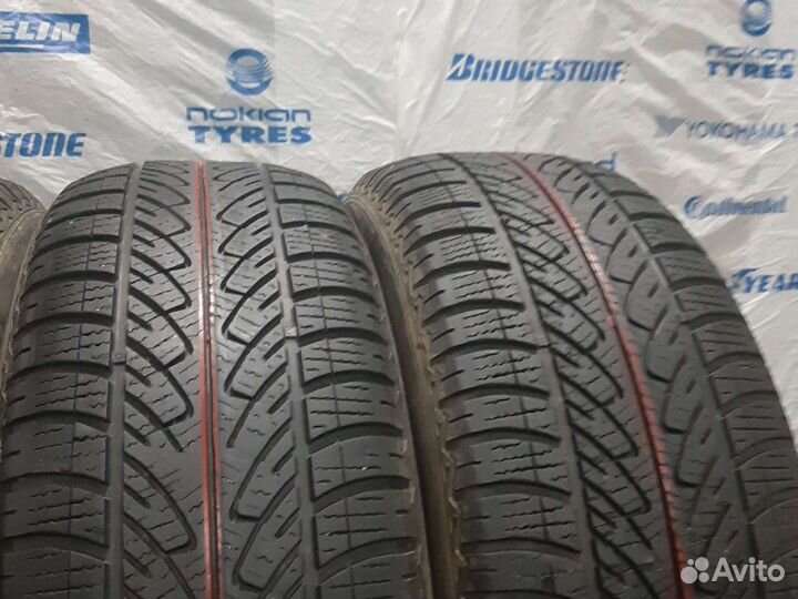Goodyear UltraGrip 8 215/60 R17 96H