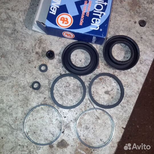 Ремкомплект суппорта заднего, Mercedes 124