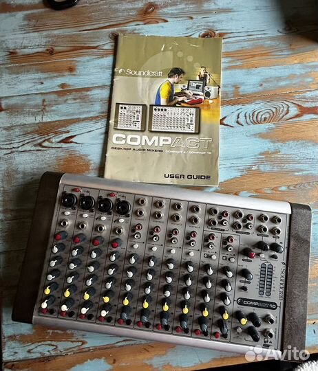 Микшерный пульт Soundcraft Compact 10