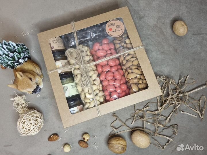 Подарочный набор с орешками, мёдом, сухофрукт