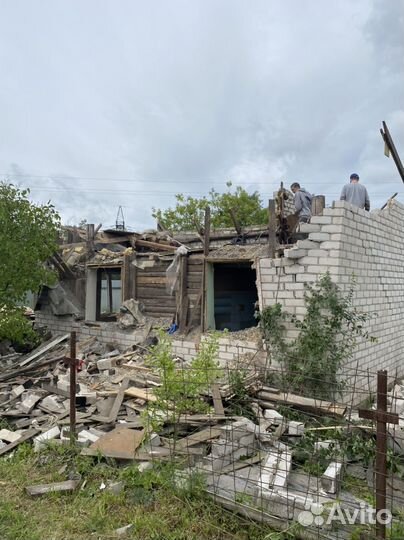 Снос старых домов и построек