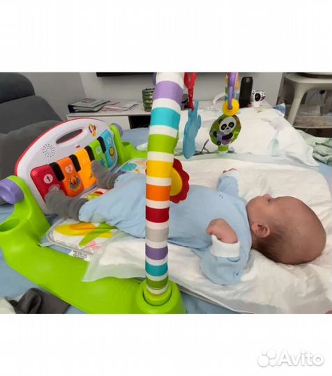 Развивающий коврик fisher price с пианино