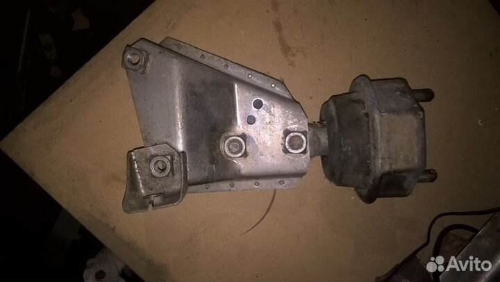 VW T4 верхняя подушка