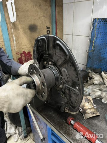 Левый поворотный кулак mercedes оригинал