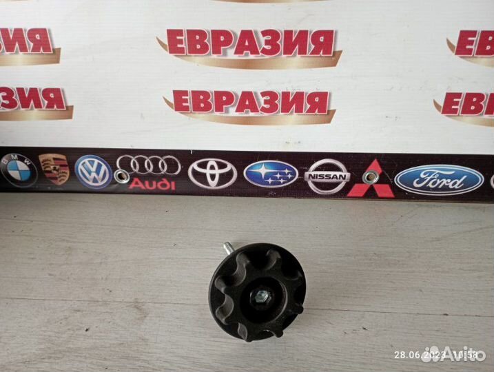 Крепление запасного колеса Lexus Rx350 2010